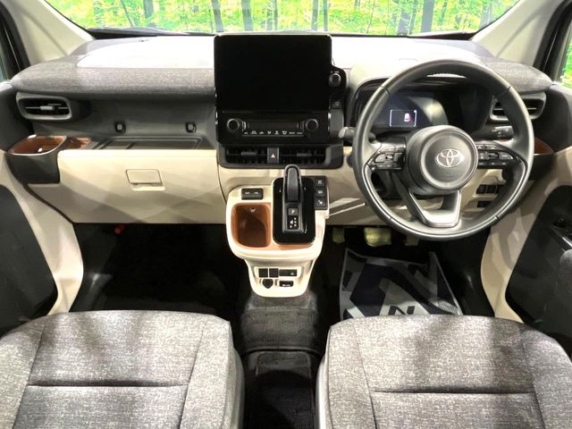 Toyota Sienta 2