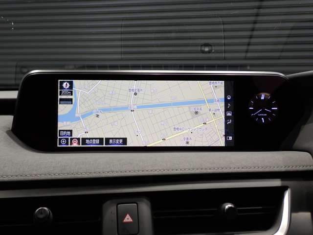 Lexus UX 5