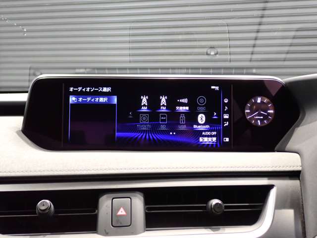 Lexus UX 6