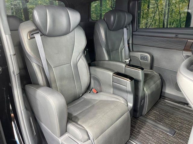 Toyota Alphard 9