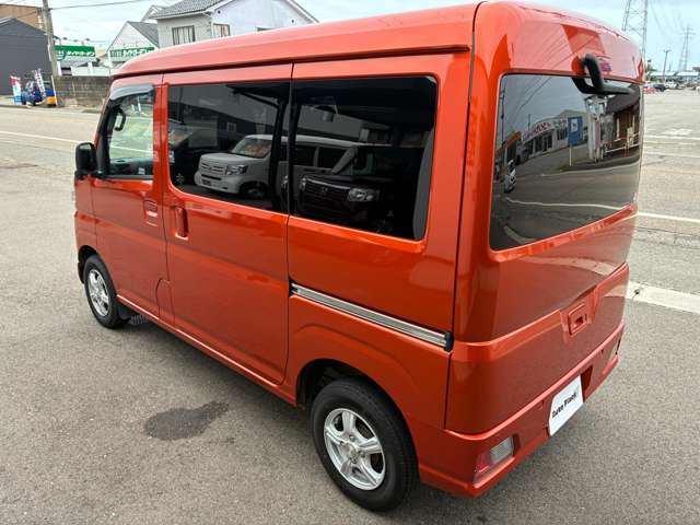 Daihatsu Hijet Cargo 12