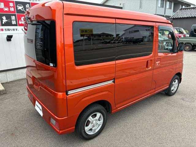 Daihatsu Hijet Cargo 10