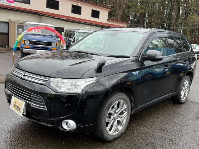 Mitsubishi Outlander PHEV 4