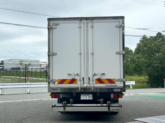 Hino Dutro 6
