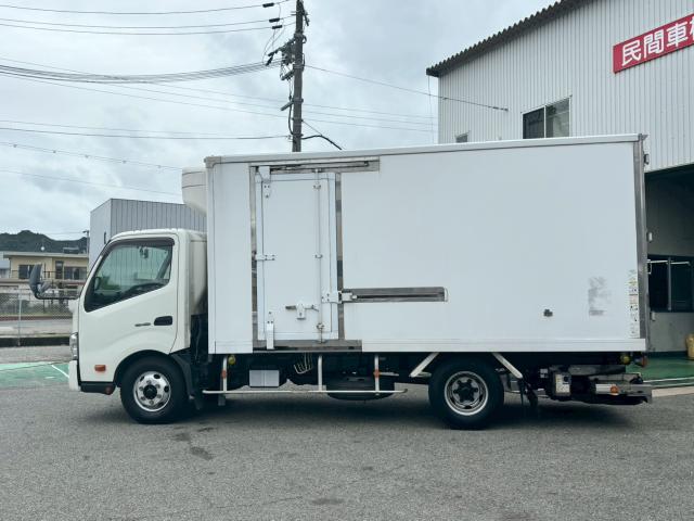 Hino Dutro 8