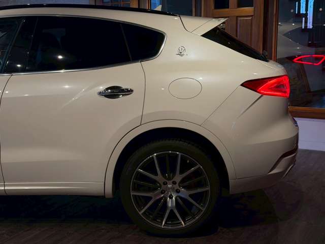 Maserati Levante 12