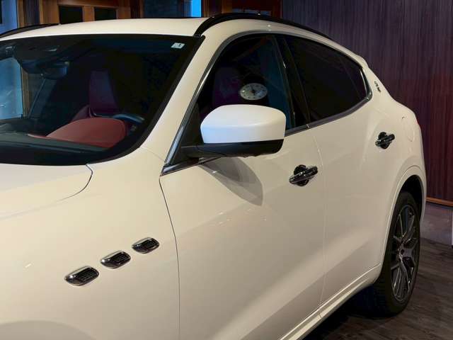 Maserati Levante 9