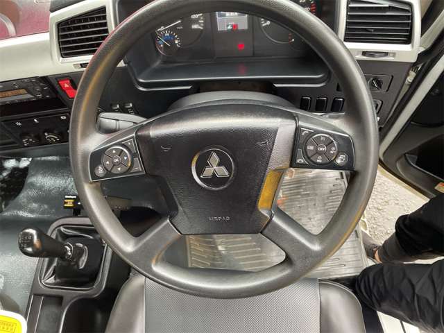 Mitsubishi Fuso Fighter 12