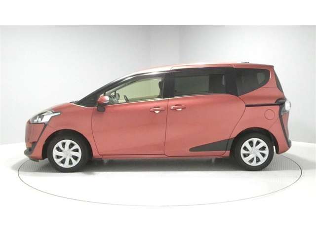 Toyota Sienta 5