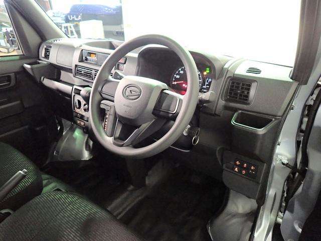 Daihatsu Hijet Cargo 12