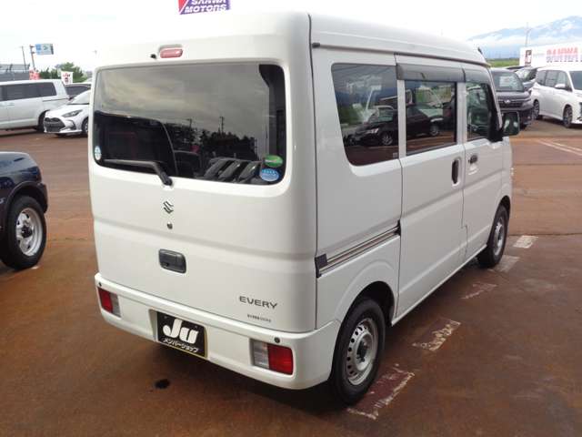 Suzuki Every 8