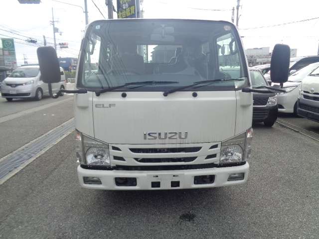 Isuzu Elf 4