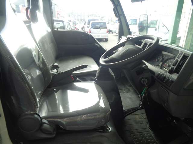 Isuzu Elf 8