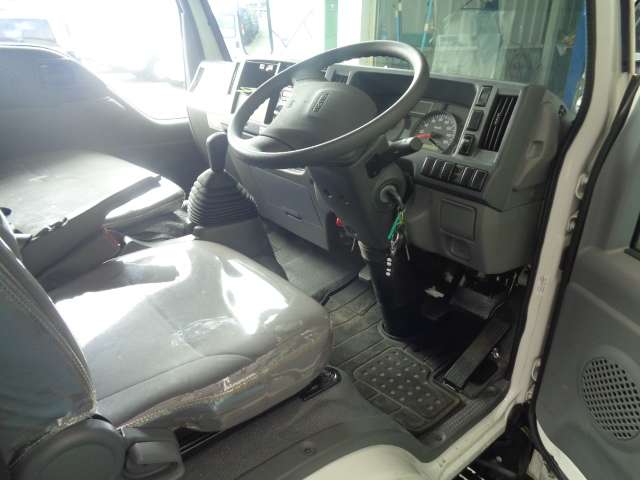 Isuzu Elf 9