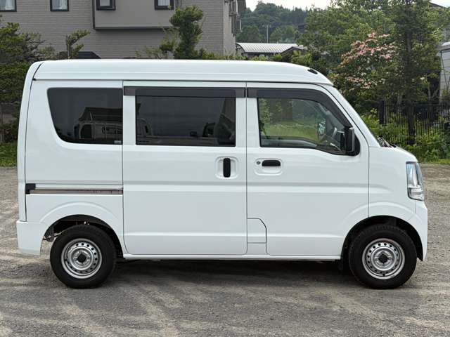 Nissan NV100 Clipper 4