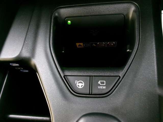 Toyota Crown Crossover 12