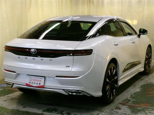 Toyota Crown Crossover 2