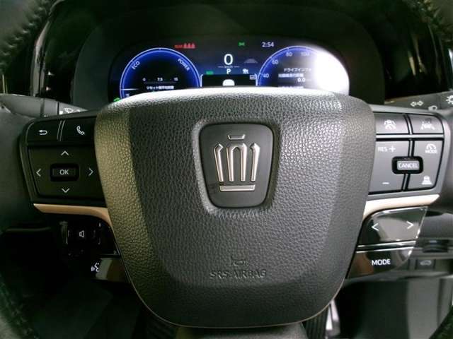 Toyota Crown Crossover 8