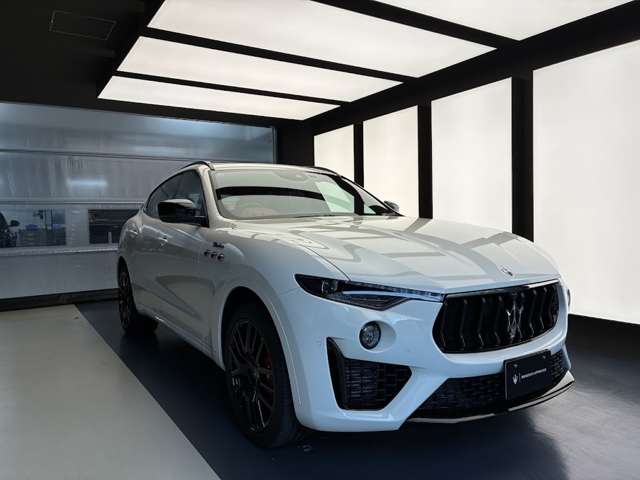 Maserati Levante 3