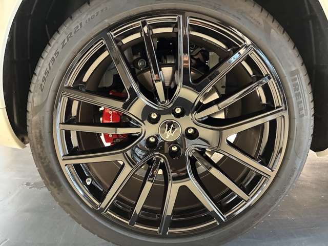 Maserati Levante 10