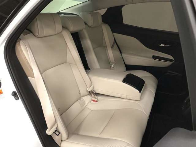 Toyota Crown Crossover 11