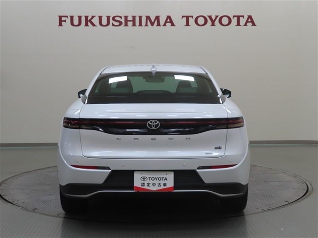 Toyota Crown Crossover 6