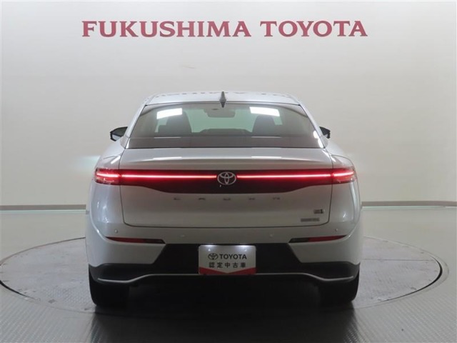 Toyota Crown Crossover 8
