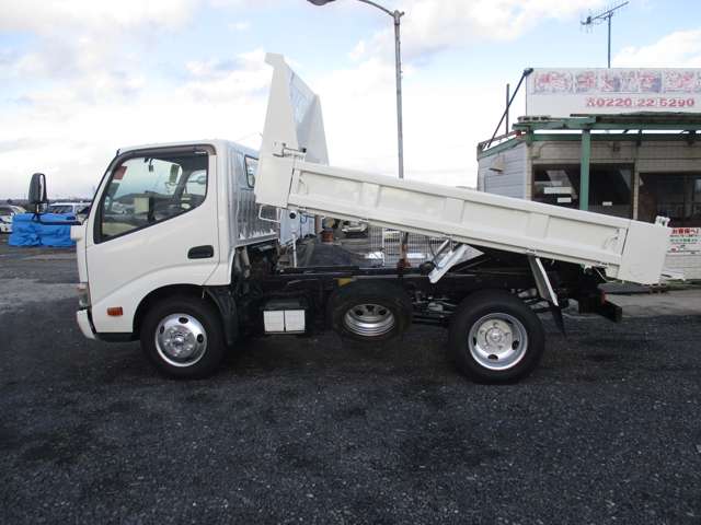 Hino Dutro 5
