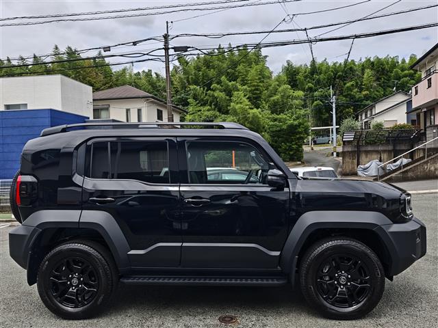 Toyota Land Cruiser FJ 7