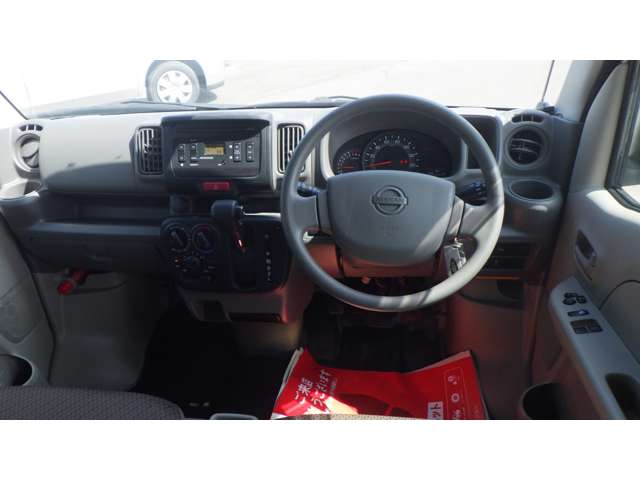 Nissan NV100 Clipper 11