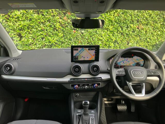 Audi Q2 10