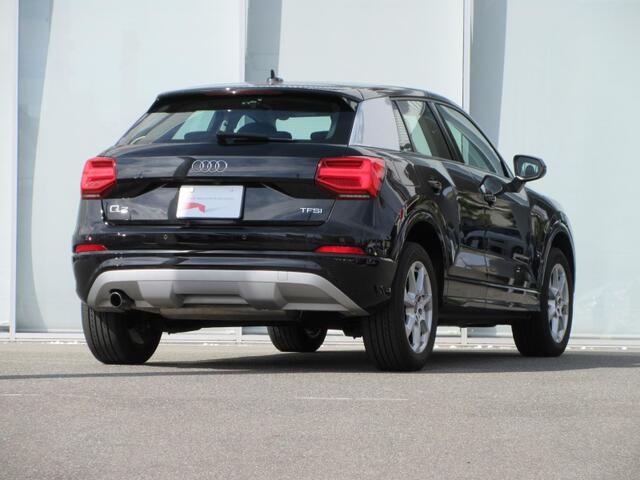 Audi Q2 8