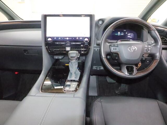 Toyota Alphard 4