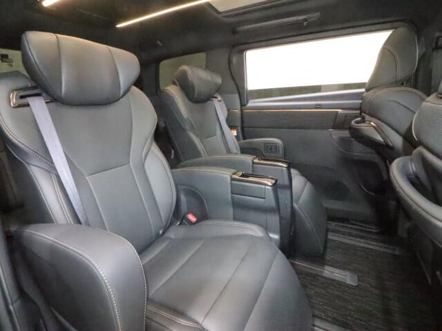 Toyota Alphard 9