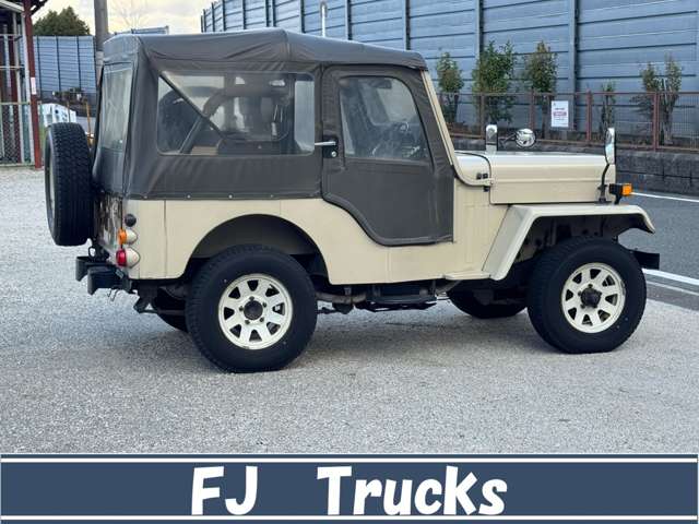 Mitsubishi Jeep 7