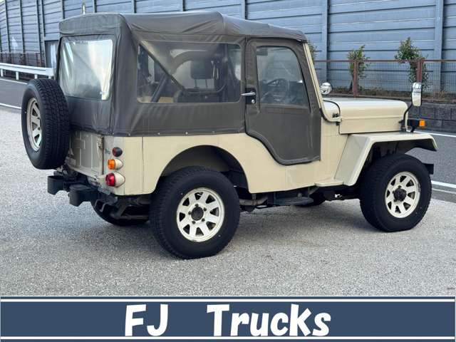 Mitsubishi Jeep 8