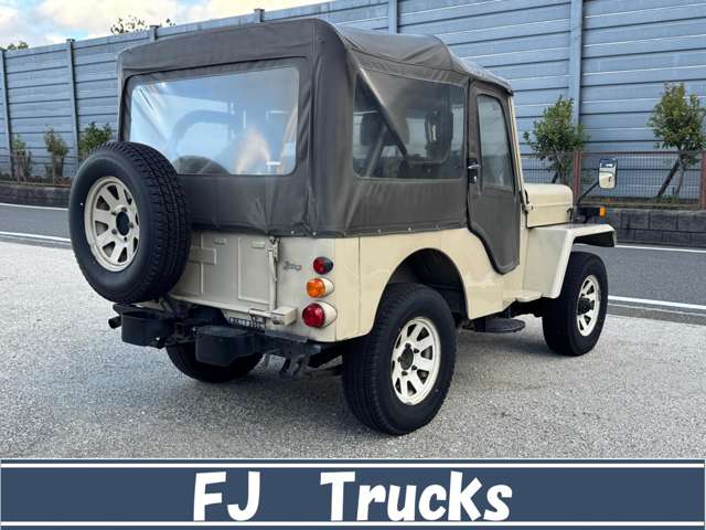 Mitsubishi Jeep 9