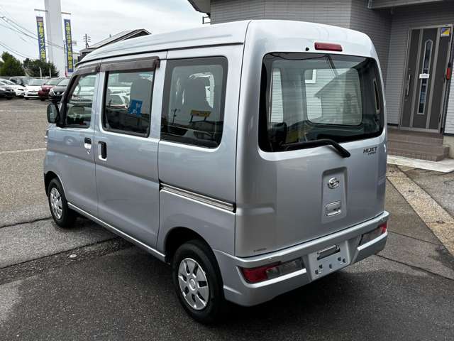 Daihatsu Hijet Cargo 5