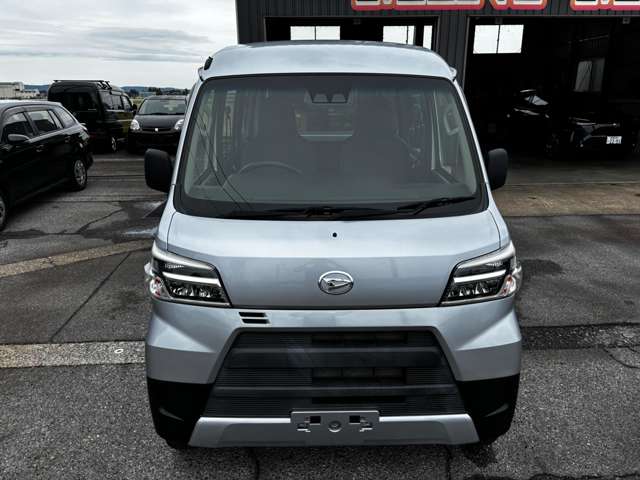 Daihatsu Hijet Cargo 8