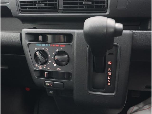 Daihatsu Hijet Deck Van 8