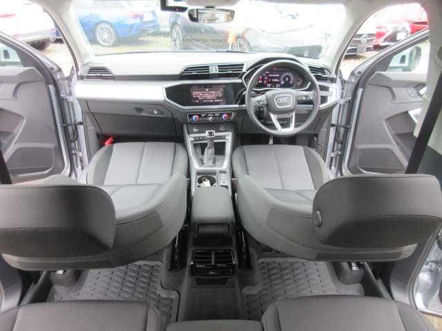 Audi Q3 7