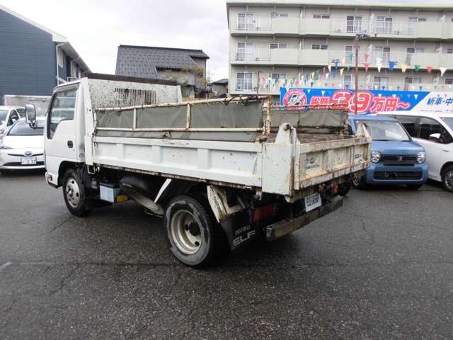 Isuzu Elf 6