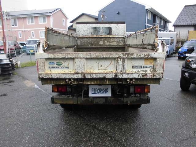 Isuzu Elf 7