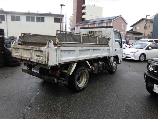 Isuzu Elf 8