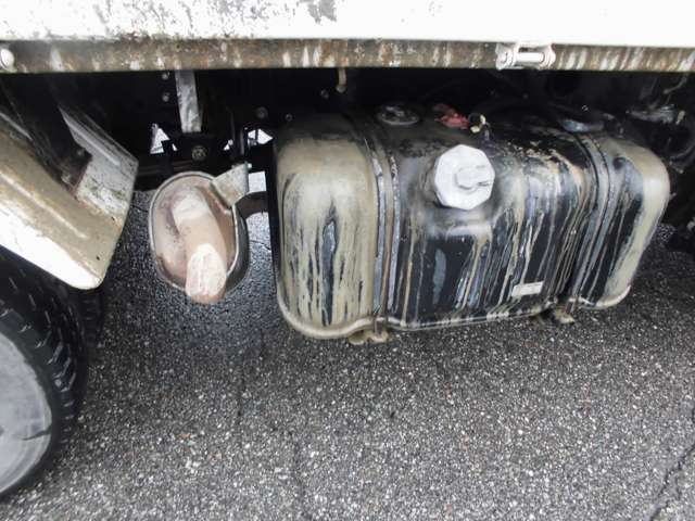 Isuzu Elf 9