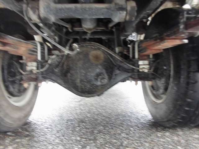 Isuzu Elf 10