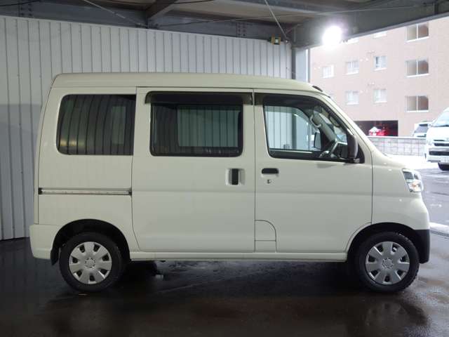 Daihatsu Hijet Cargo 4