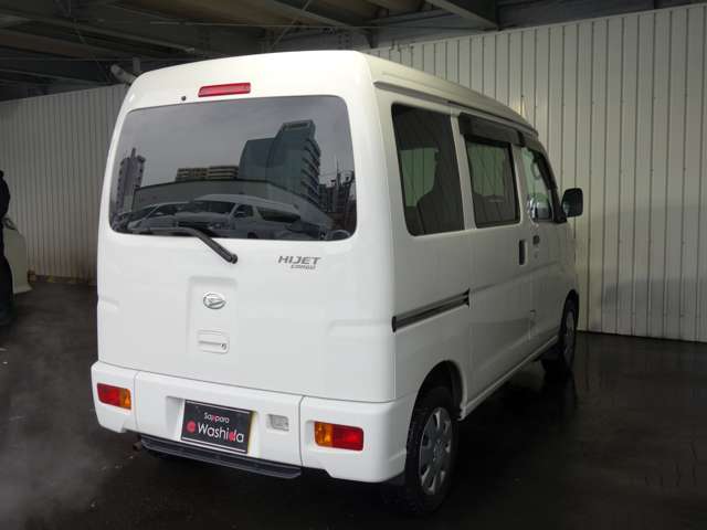 Daihatsu Hijet Cargo 6