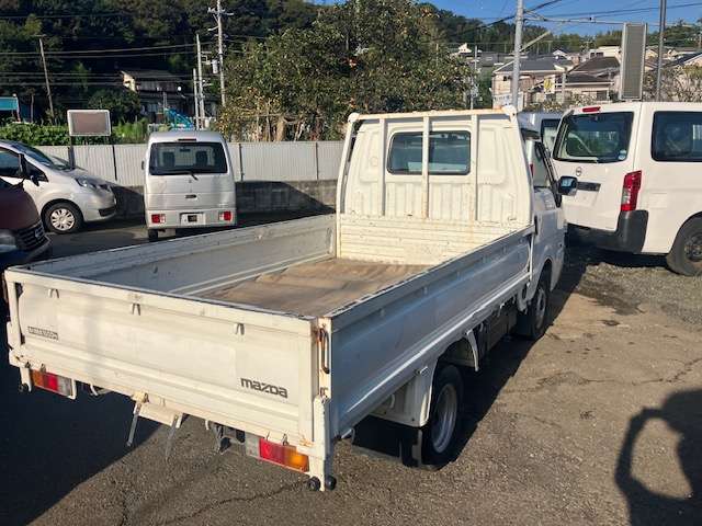 Mazda Bongo Truck 2