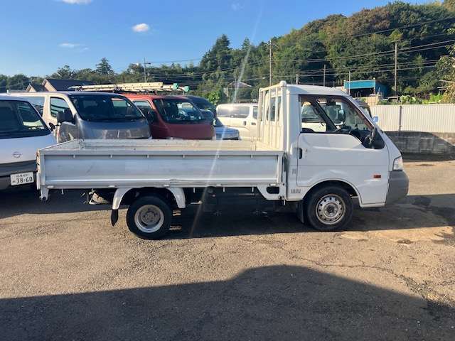 Mazda Bongo Truck 4